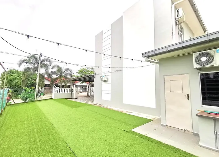 Maco Home Premium Suite Corner At Mount Austin Taman Daya